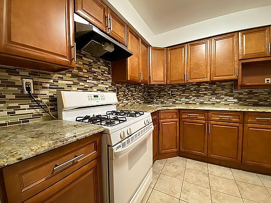 1st image of 2614 9th St APT 2