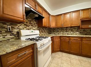 2614 9th St APT 2, Astoria, NY 11102