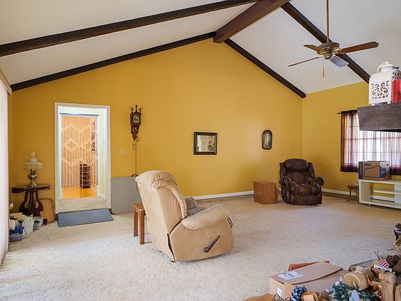 5th image of 2609 Lakewood Dr
