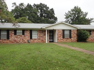 811 Crestline Dr, Palestine, TX 75801