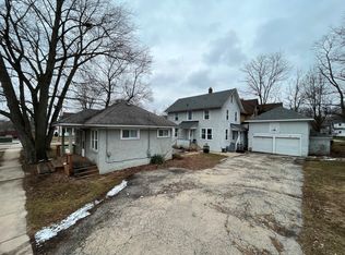 106 N Washington Ave #205, Batavia, IL 60510