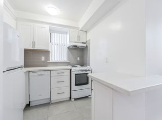 250 Saint George St #1006, Toronto, ON M5R3L8