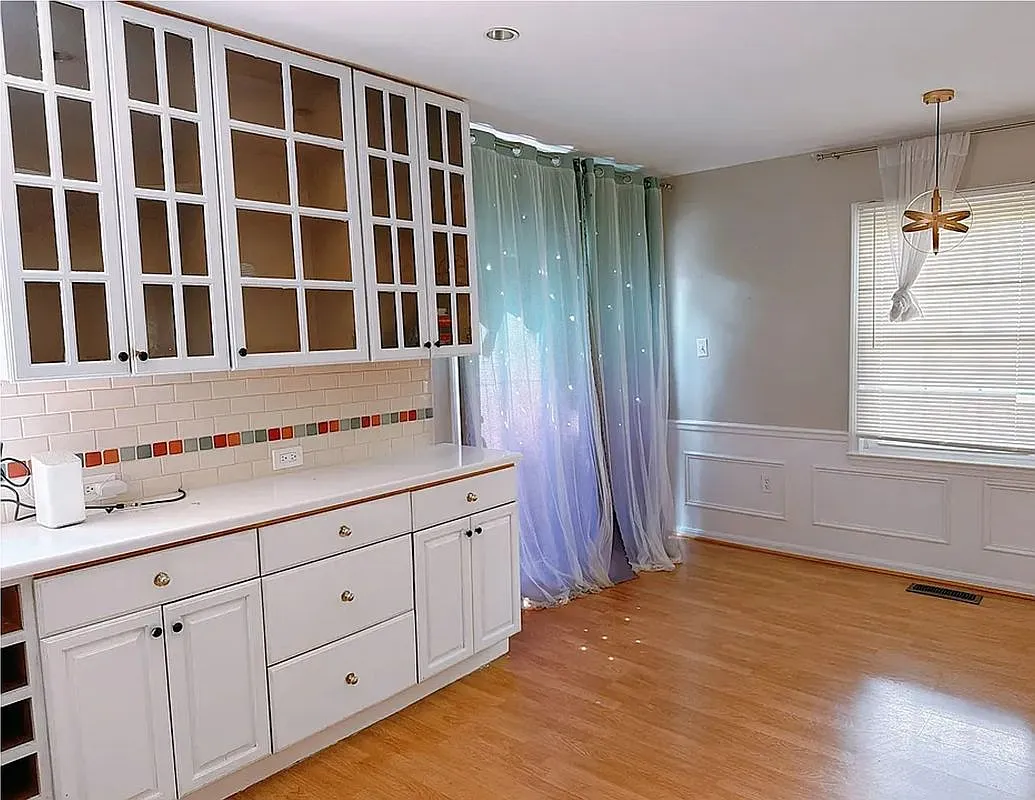 3 bed, 3.5 bath, 1400 sqft, $3,180 — Photo 4