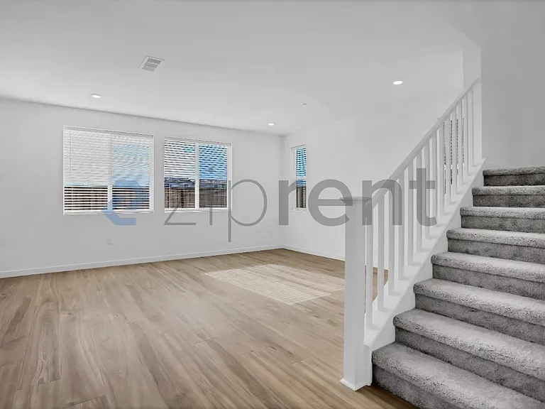 121 Dogwood Ct — Photo 11