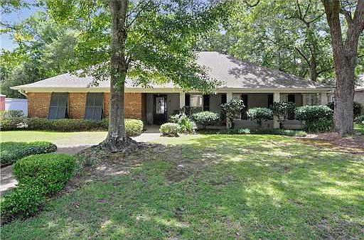 1st image of 16 Old Oak Ln