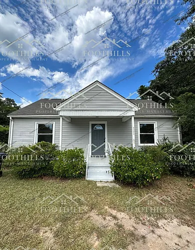 2704 Whitehall Ave Photo 1
