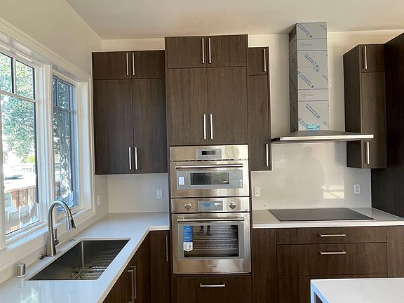 2nd image of 610 Stanford Ave