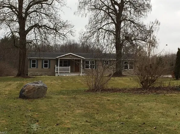 2597 S Hametown Rd, Barberton, OH 44203