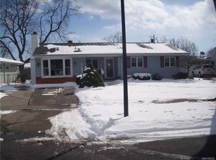 355 Green Acres Rd, Tonawanda, NY 14150