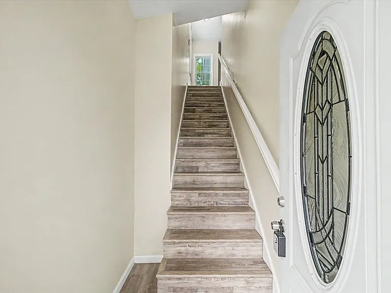 1207 E Anderson St #B — Photo 5