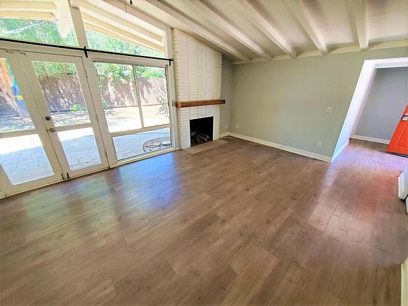 4th image of 7919 Capistrano Ave