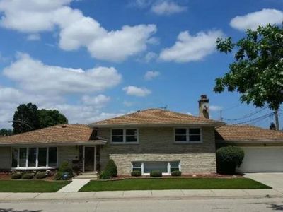 8618 W Wilson Ave, Chicago, IL, 60656