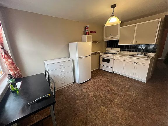 2nd image of 2365 27th St #1