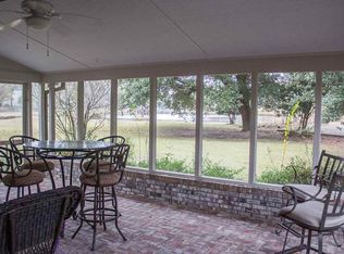 215 Stoney Brook Cv, Jackson, MS 39211