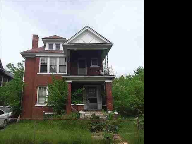 8903 N Clarendon