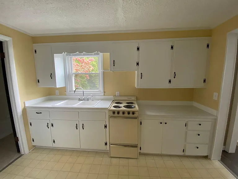 312 Aden St #5 — Photo 5