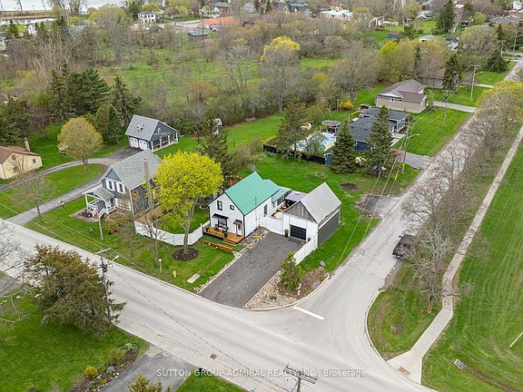 3rd image of 70 Belleville St