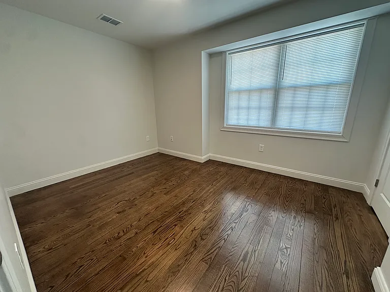 80 Main St #1 — Photo 4