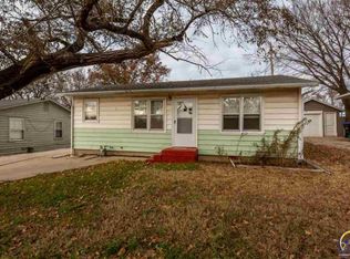 2008 SE 13th St, Topeka, KS 66607