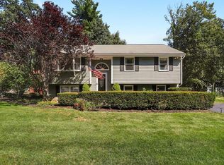 18 Linwood Ave, Tyngsboro, MA 01879