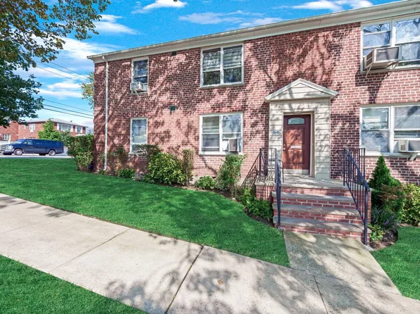 20403 36th Ave, Bayside, NY 11361