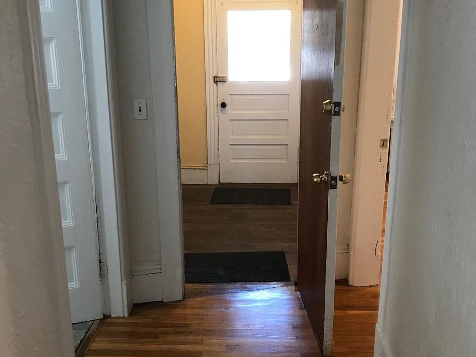 Front Entry to Deck