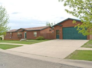 2346 13th Ave SW, Watertown, SD 57201