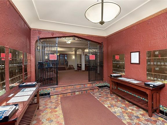 Gated entrance for secure deliveries 