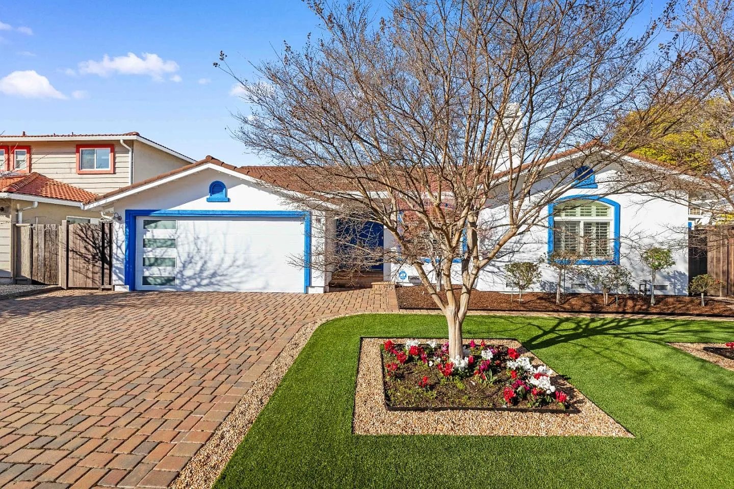 8061 Hyannisport Dr photo 1