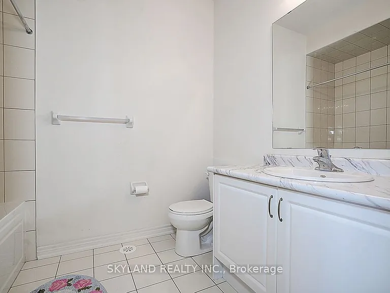 459 Dundas St E — Photo 32