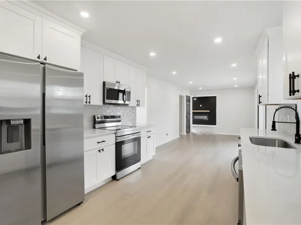 325 Busher Rd, Virginia Beach, VA 23462