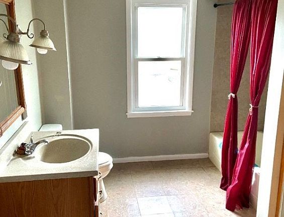 5th image of 403-405 Dekalb St