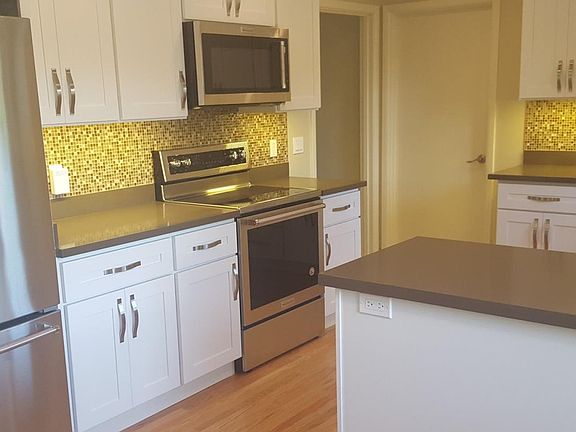 4th image of 64 Irving Ave