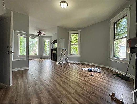 4th image of 3327 W Beach Ave #2