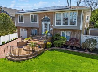 1490 Briard St, Wantagh, NY 11793