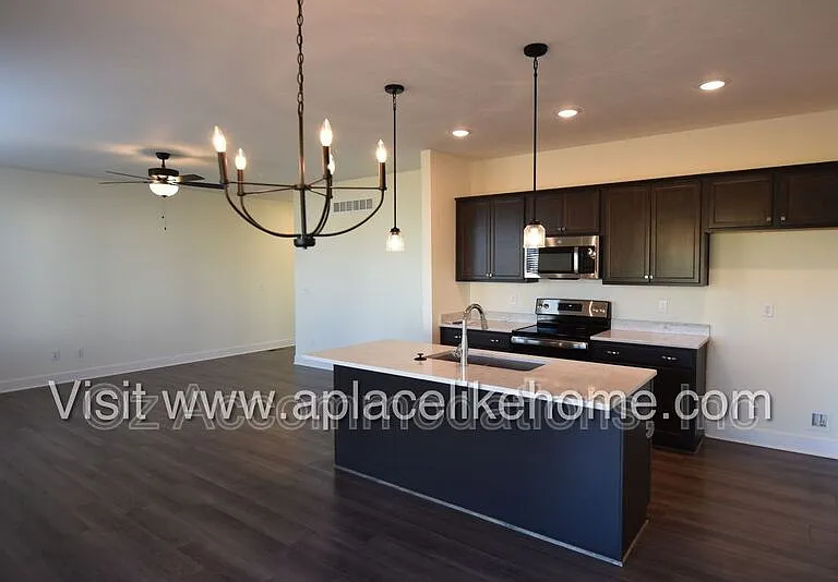 4008 NW 95th Ter — Photo 9