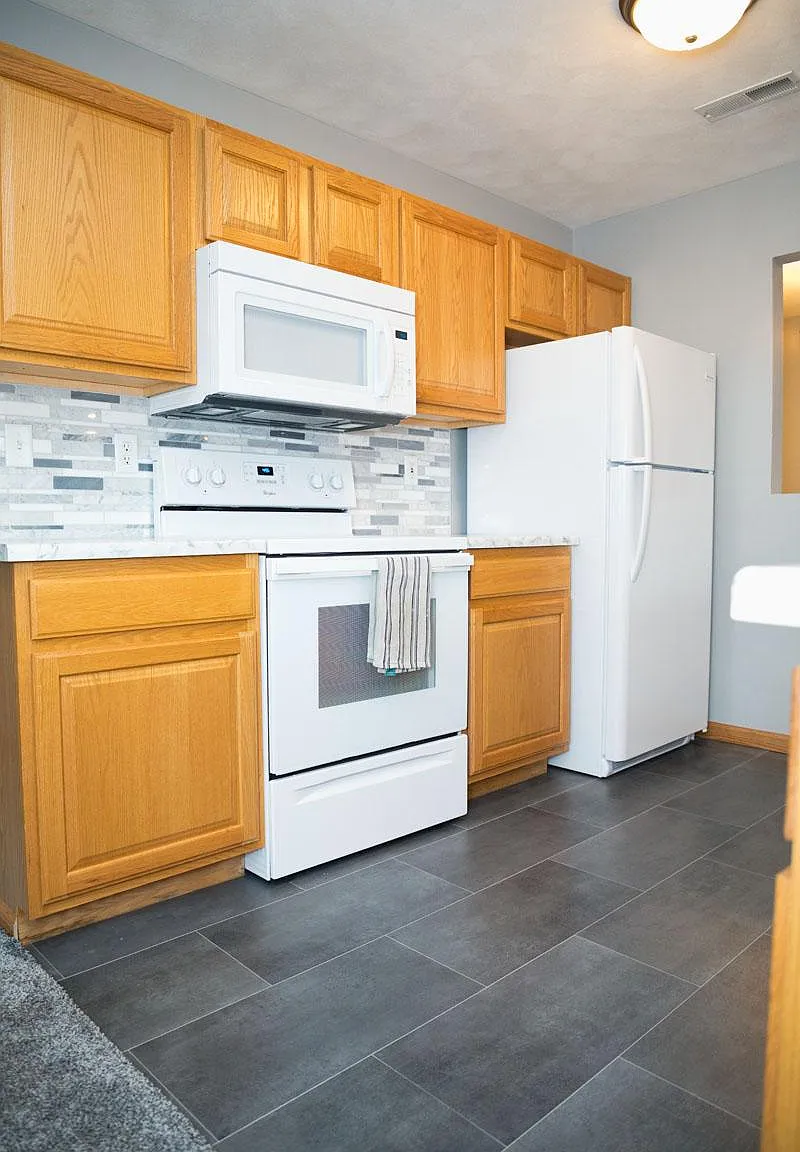 2 bed, 1341 sqft, $1,950 — Photo 4