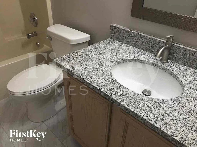 4801 Greenburg Dr — Photo 8