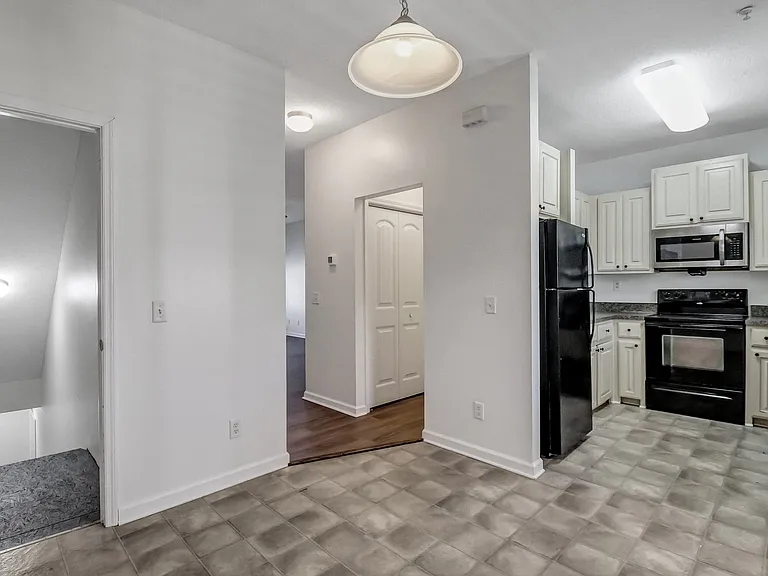 324 Laurel Oak Ln — Photo 21