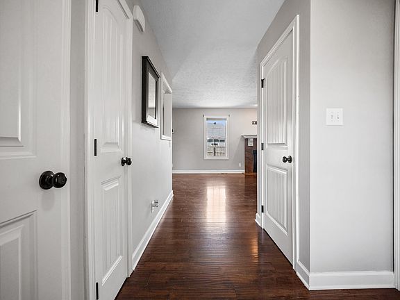 4th image of 1284 Eagles View Dr