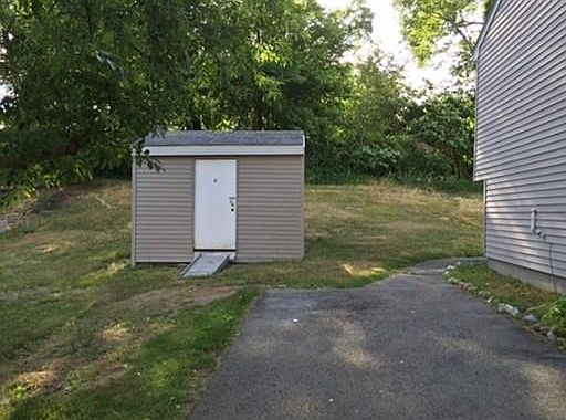 3rd image of 180 Charles Cir