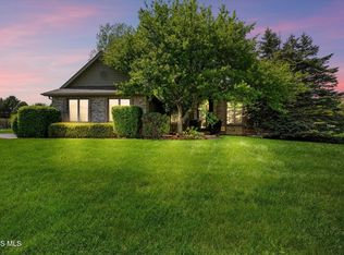 3130 Stonegate Dr, Maumee, OH 43537
