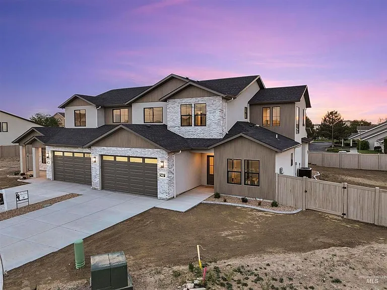 547 Canyon Falls Dr — Photo 2