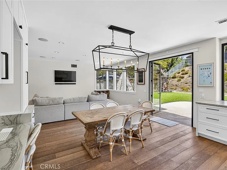33 Brownsbury Rd — Photo 21