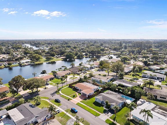 3rd image of 10800 NW 18th Street