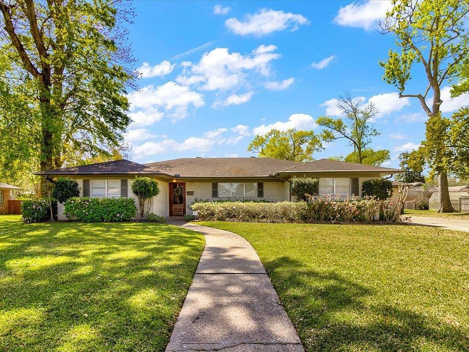 1st image of 3555 Crestwood Dr