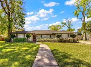 3555 Crestwood Dr, Beaumont, TX 77706