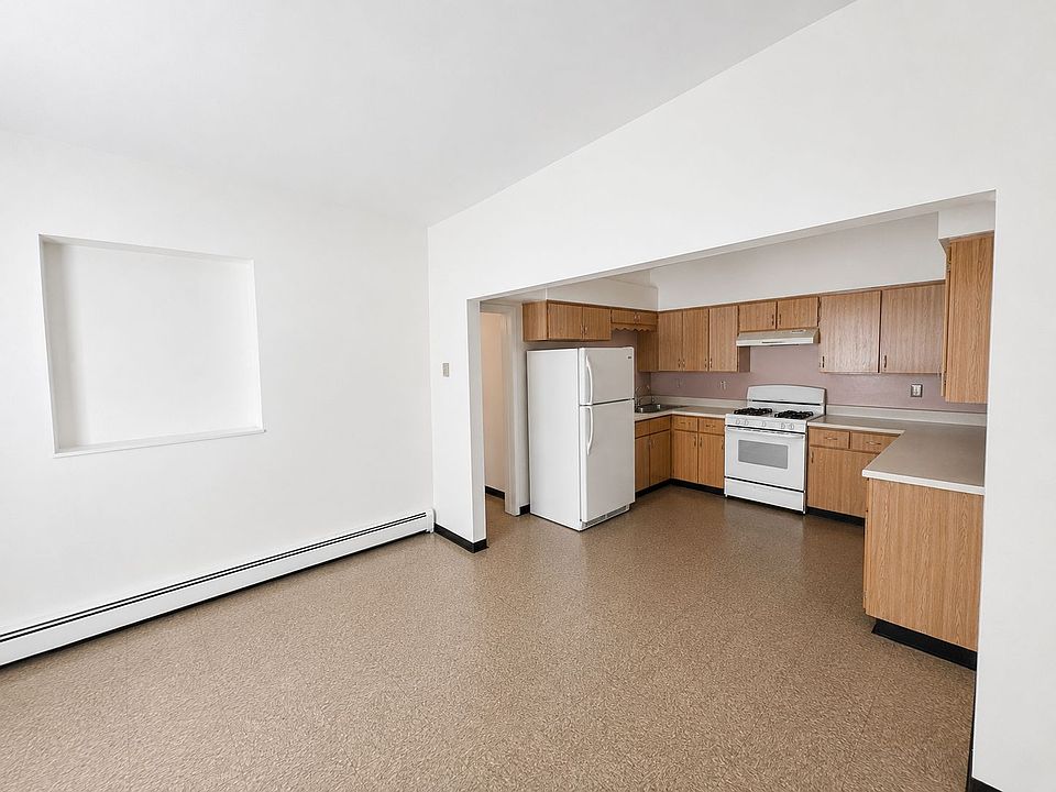 1st image of 822-824 Jackson Ave