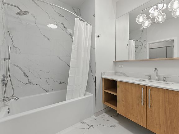 4th image of 1015 N California Ave Unit 2