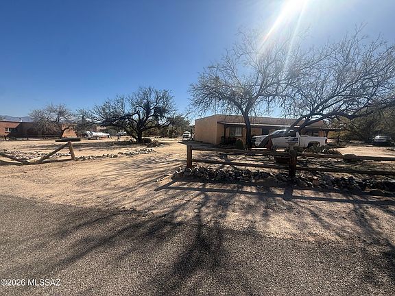 2nd image of 1031 W Calle Santiago